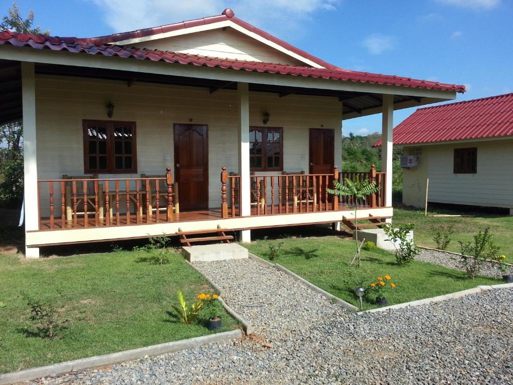 Smile Resort Mae Rim Habitación foto